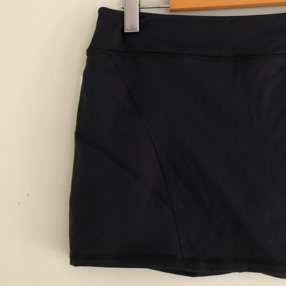 🧘🏻♀️ Lotus Activa Black Athletic Skort - Picture 4 of 11